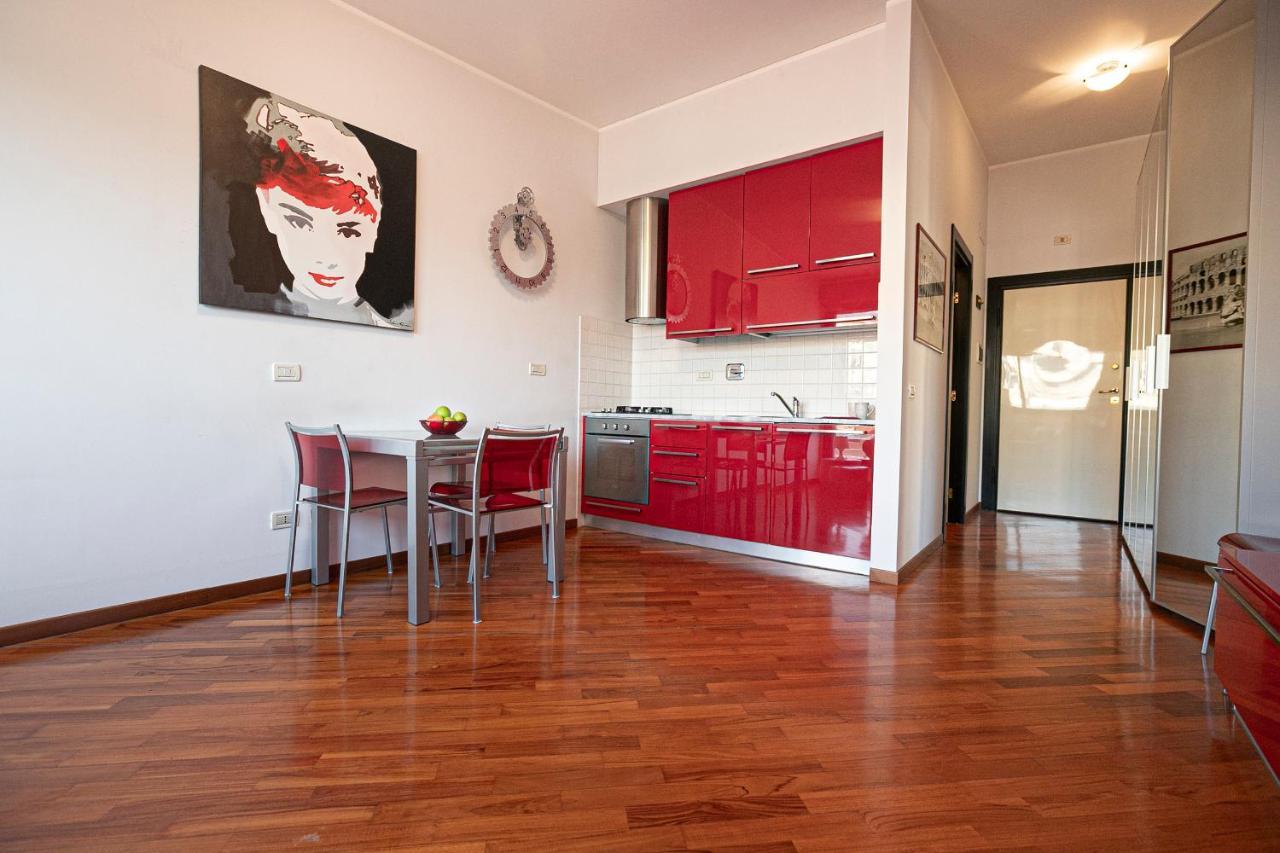 Real Italian Estate - Red Coral Apartment เจนัว ภายนอก รูปภาพ