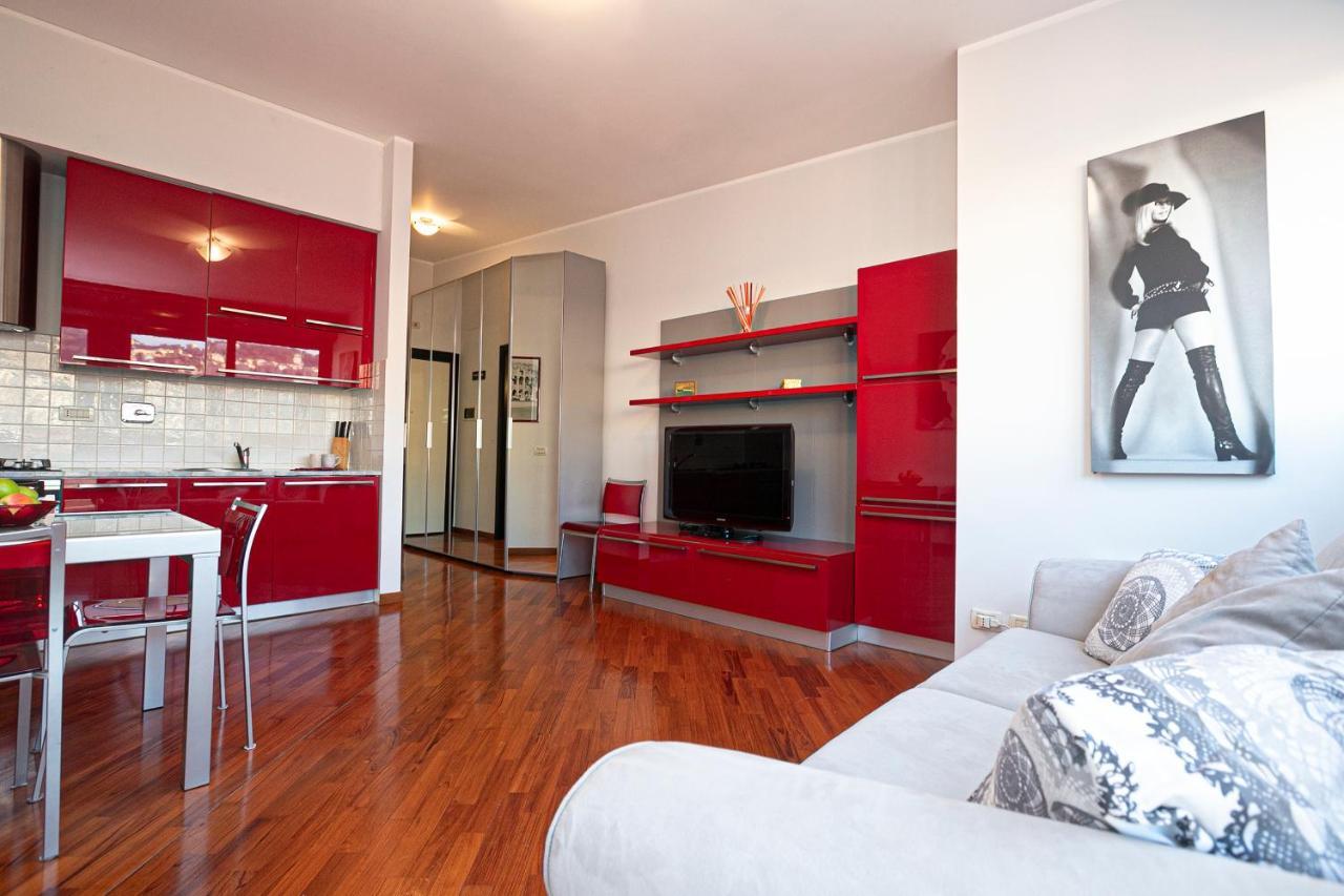Real Italian Estate - Red Coral Apartment เจนัว ภายนอก รูปภาพ