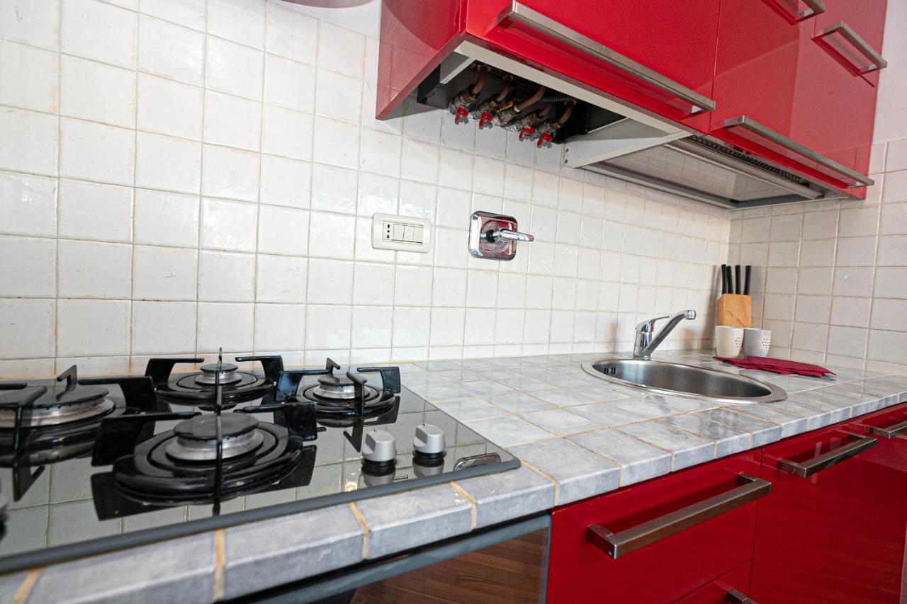 Real Italian Estate - Red Coral Apartment เจนัว ภายนอก รูปภาพ
