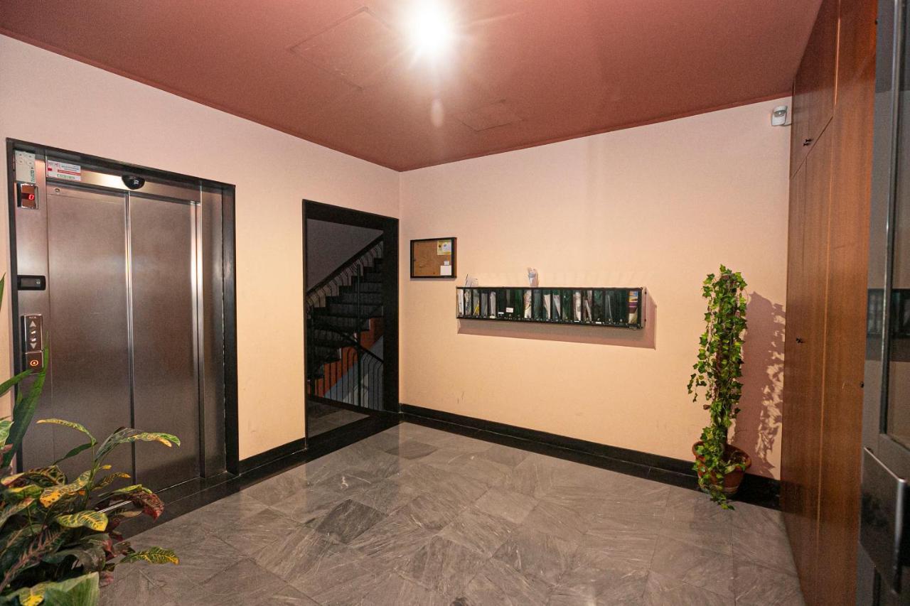 Real Italian Estate - Red Coral Apartment เจนัว ภายนอก รูปภาพ